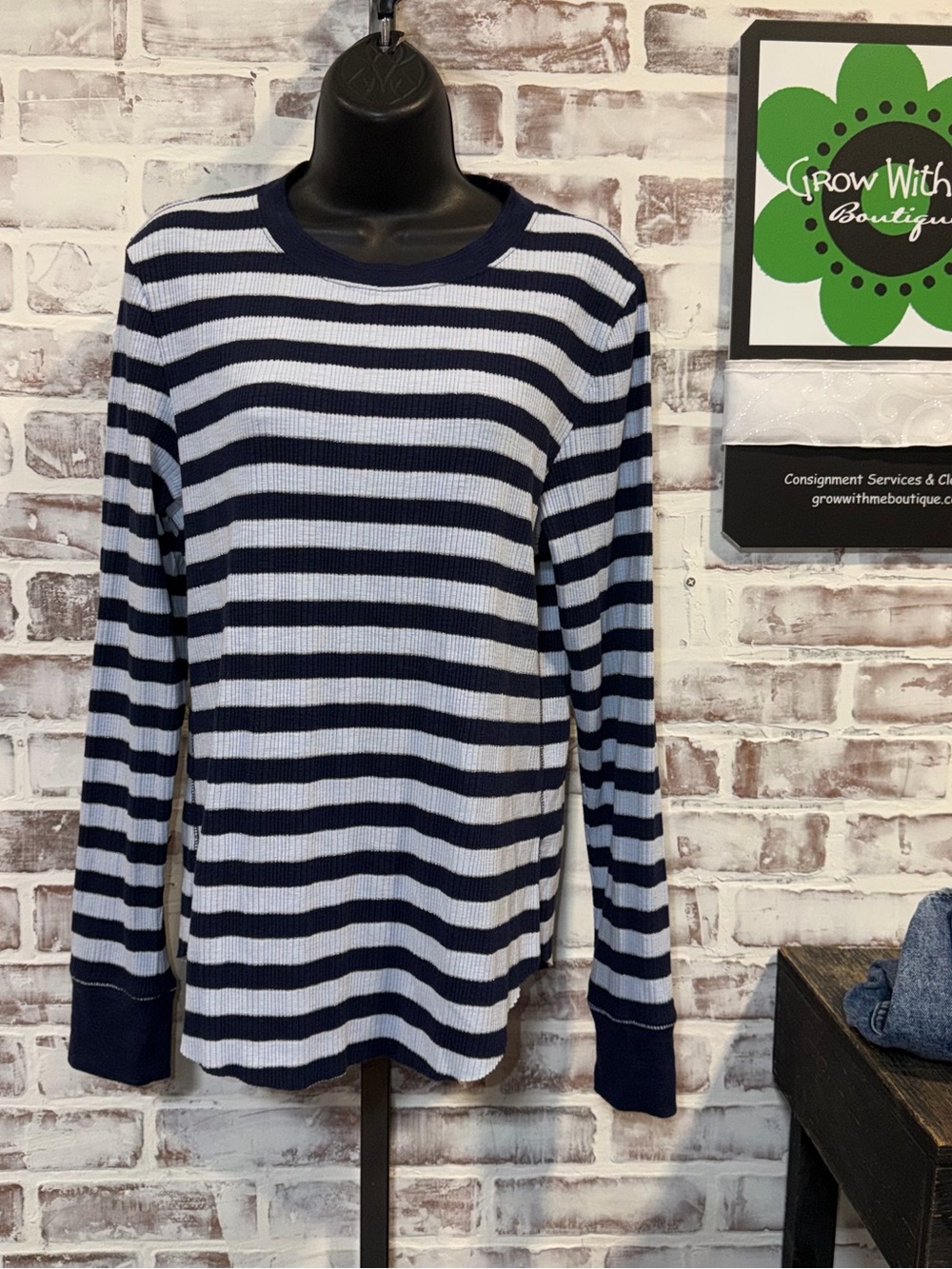 Striped Long-Sleeve Crewneck Shirt - Navy